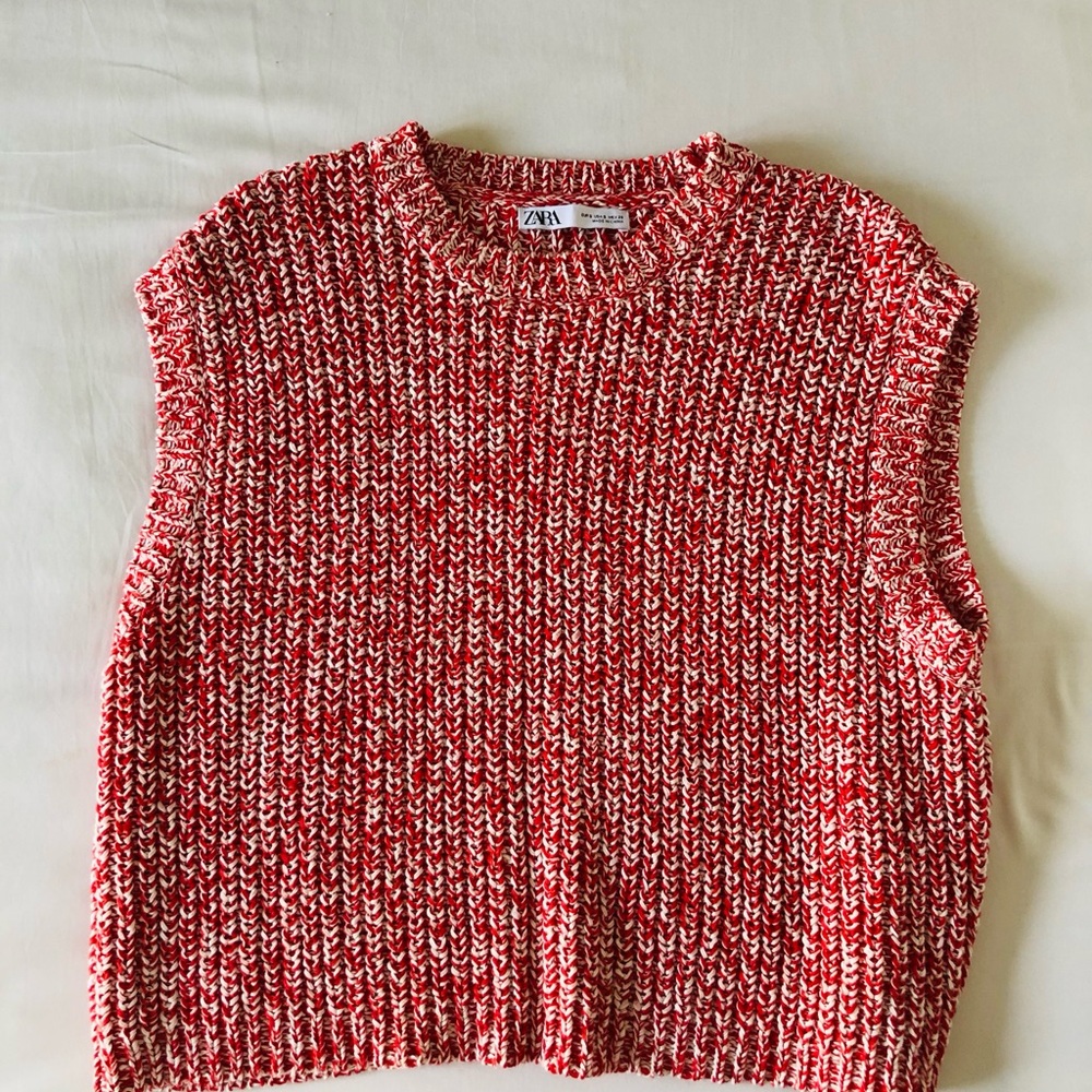 Zara Red & White Marled Knit Sleeveless Crew Sweater